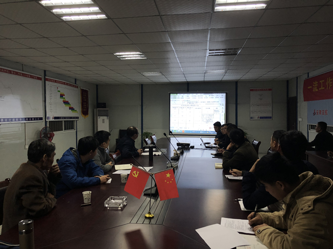 公司劉總一行領(lǐng)導(dǎo)蒞臨沱澮河項目部督查“決戰(zhàn)100天”活動落實情況 公司劉總一行領(lǐng)導(dǎo)蒞臨沱澮河項目部督查“決戰(zhàn)100天”活動落實情況